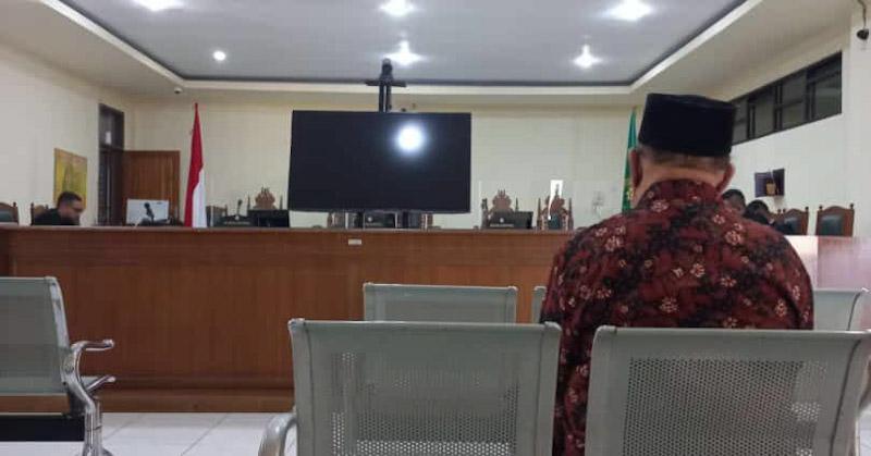 Prof Barlian Dosen UHO di Vonis 3 Bulan Penjara Atas Kasus Kekerasan Seksual