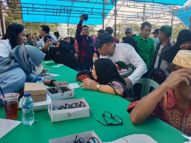 Ruksamin Gelar Bakti Sosial Pemeriksaan Mata Serta Pemberian Kacamata Gratis di Konawe