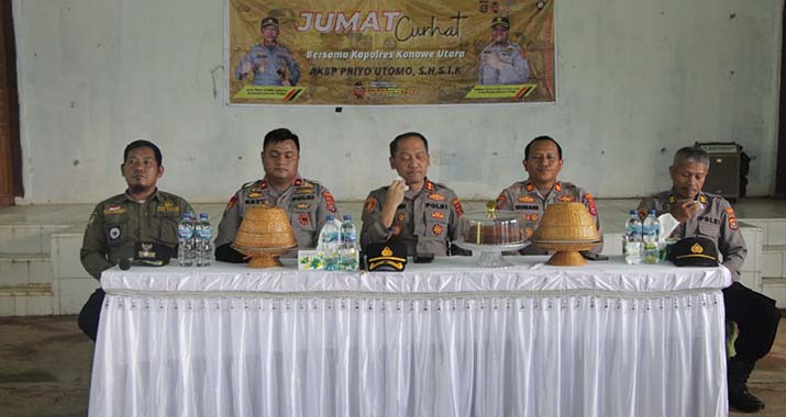 HUT Bhayangkara ke 77, Diacara Jumat Curhat Kapolres Konut Serahkan Bantuan Sosial