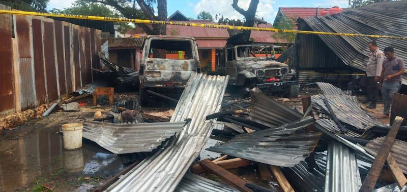Bengkel Warga di Kambu Hangus Terbakar, Dua Mobil Ludes