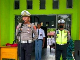 Gelar Sosialisasi Kepada Pelajar, AKP Suhermin Warning Penggunaan Helem Kelayakan Berkendara Dan Kanalpot