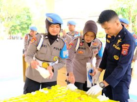 Peringati Empat Tahun Randi Dan Yusuf, KBM Tehnik UHO Gelar Tetrikal di Polda Sultra