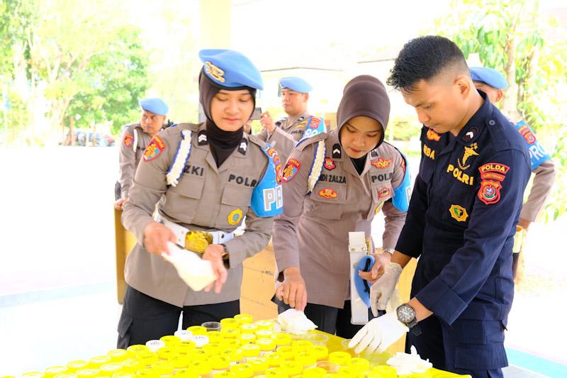 Peringati Empat Tahun Randi Dan Yusuf, KBM Tehnik UHO Gelar Tetrikal di Polda Sultra