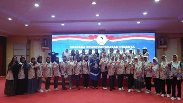 Pemprov Sultra Resmi Melepas Peserta Rakernas IWAPI II ke Banten