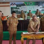 Bupati Konut Mendatangani Berita Acara Pengakhiran Status Bina UPT Padelere dan Puuhialu