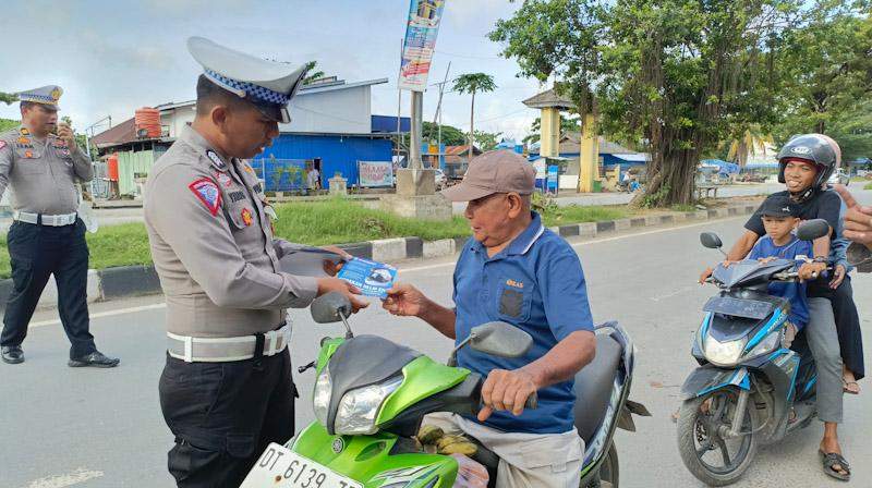 Satgas Preemtif Ops Keselamatan Anoa 2024 Gelar Giat Binluh di Pasar Sentral Kota Kendari