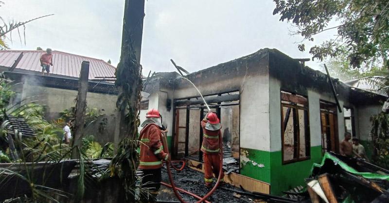 Korsleting Akibat Tersambar Petir, Rumah di Konawe Hangus Terbakar