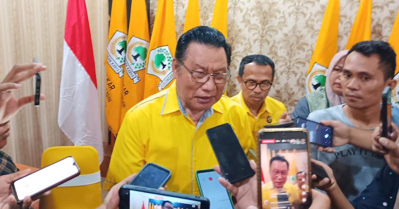 Golkar Serahkan Rekom B1-KWK kepada 17 Balon Kepala Daerah se-Sultra, Hery Asiku: Terget Menang Pilkada 2024