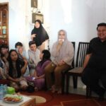 Disambut Bahagia Masyarakat, Yudhianto-Nirna Door To Door Jemput Aspirasi Warga Kendari