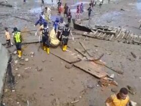 Geger! Mayat Pria Ditemukan Terampung di Laut