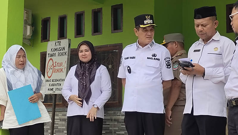 Wabup Konut Tegur Kadis PPPA Saat Sidak Gara-gara Jalan Masuk Kantor Rusak