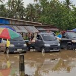 Sungai Meluap, Pasar Lembo Konut, Terendam Banjir