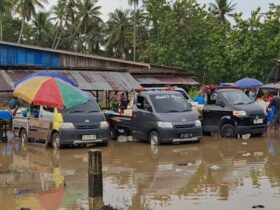 Sungai Meluap, Pasar Lembo Konut, Terendam Banjir