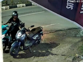 Detik-Detik Pria di Kolaka Mencuri Tas Berisikan Uang Dan Handphone Milik Warga