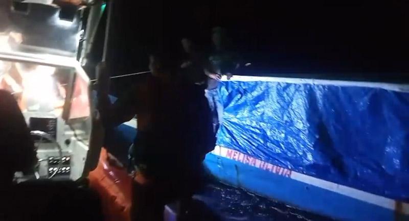 Longboat Nelayan Mati Mesin di Perairan Kapota, Lima Orang Berhasil Diselamatkan