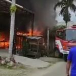 Rumah Warga di Kolaka Utara Ludes Terbakar, Warga Panik dan Berusaha Padamkan Api