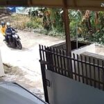Jambret Kalung Emas di Kambu, Aksi Pelaku Terekam CCTV dan Sempat Terjatuh saat Kabur