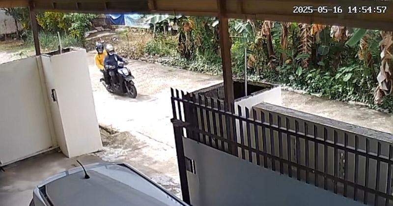 Jambret Kalung Emas di Kambu, Aksi Pelaku Terekam CCTV dan Sempat Terjatuh saat Kabur