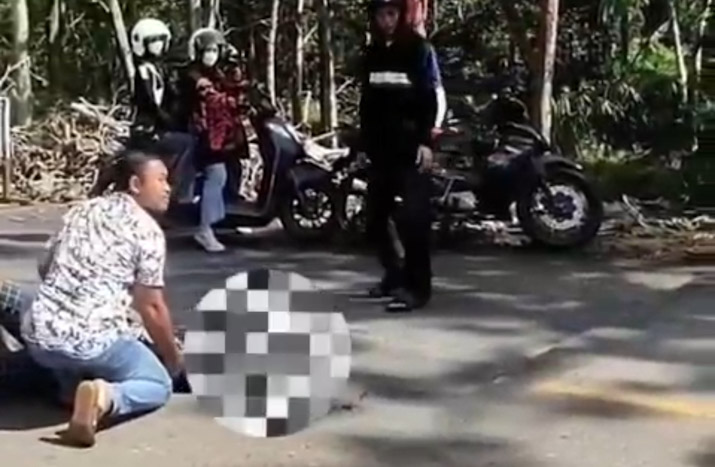 Lakalantas Tragis di Konut: Dua Nyawa Melayang Akibat Jalan Berlubang