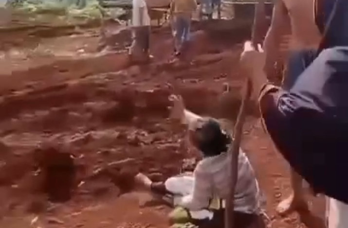 Tangis dan Amarah Emak-emak Meledak di Lokasi Tambang Laonti: "Kakakku Dikeroyok!"