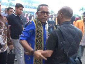 Nyaris Adu Jotos! Rektor UHO dan Dosen Cekcok Saat Demo Mahasiswa Memanas