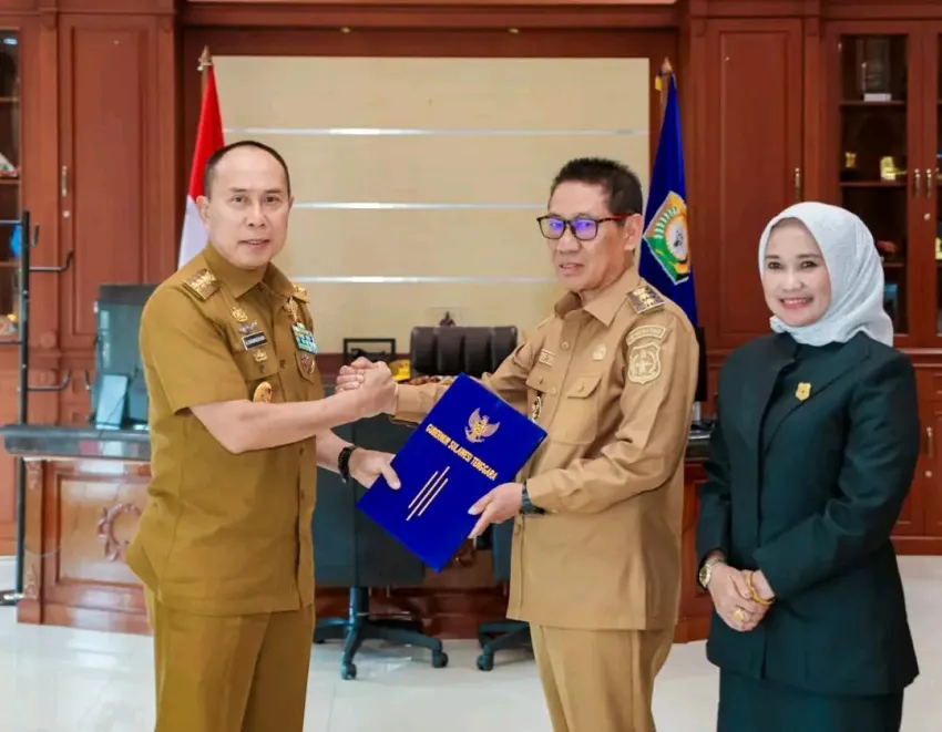 Gubernur Sultra Resmi Tunjuk Wakil Bupati Yosep Sahaka Sebagai Plt Bupati Kolaka Timur