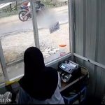 ‎Detik-Detik Bocah Perempuan Jadi Korban Tabrak Lari di Kendari, Pelaku Kabur Usai Menabrak!