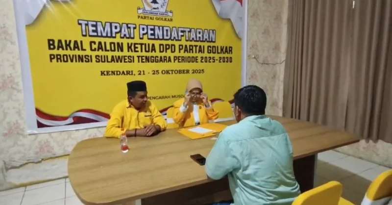Bupati Muna Barat La Ode Darwin Jadi Pendaftar Pertama Calon Ketua Golkar Sultra
