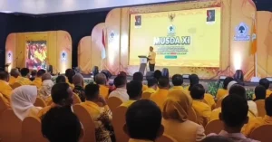 ‎Bahlil Lahadalia Pastikan 50 Desa di Sultra Teraliri Listrik Sebelum 2027: “Saya Lahir Tanpa Listrik, Jadi Tahu Rasanya”