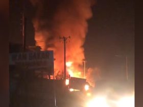 ‎5 Bangunan dan 3 Kendaraan di Kendari Ludes Terbakar