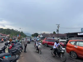 Sat Lantas Polres Konut Terus Laksanakan Penegakan Lalu Lintas dan Dikmas Lantas Hingga Menyasar Sampai ke Area Pasar