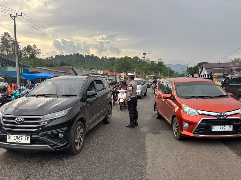 Sat Lantas Polres Konut Terus Laksanakan Penegakan Lalu Lintas dan Dikmas Lantas Hingga Menyasar Sampai ke Area Pasar 