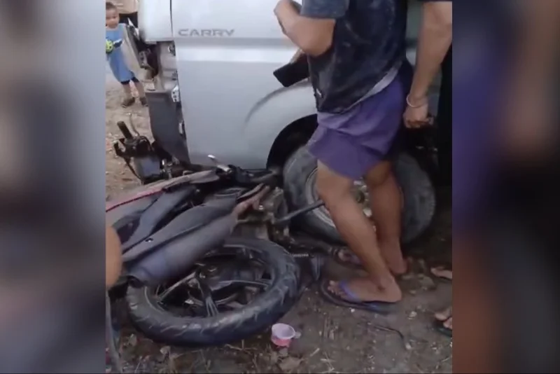 Hilang Kendali di Tikungan Tajam, Mobil Pick Up Tabrak Motor Ibu dan Dua Anak di Tongauna Konawe